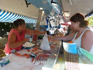 Dernier marché de la saison à Libos P1110165