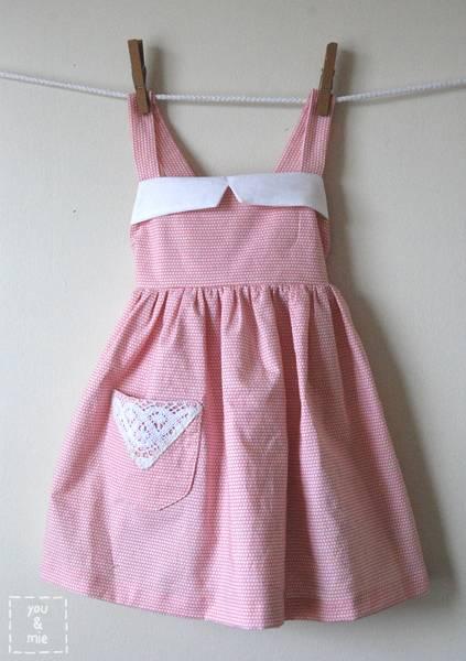 robe tablier vintage DIY : une robe tablier vintage pour petite fille