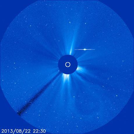 Soleil : éjection de masse coronale suivie du plongeon de comètes Soleil : éjection de masse coronale suivie du plongeon de comètes