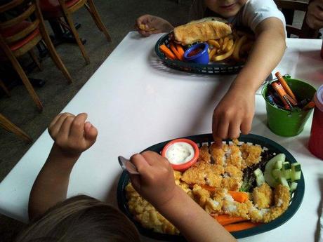 les assiettes des enfants: miam!