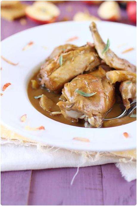 Lapin mijoté au cidre, pain dépices et pommes Lapin mijoté au cidre, pain dépices et pommes