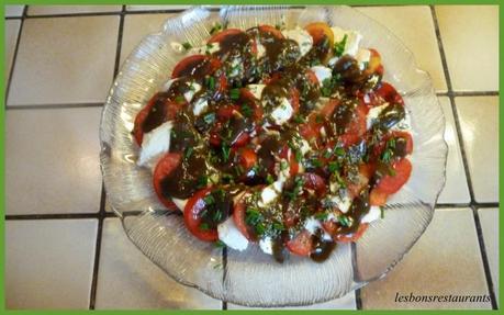 SALADE TOMATES MOZZARELLA ET PESTO