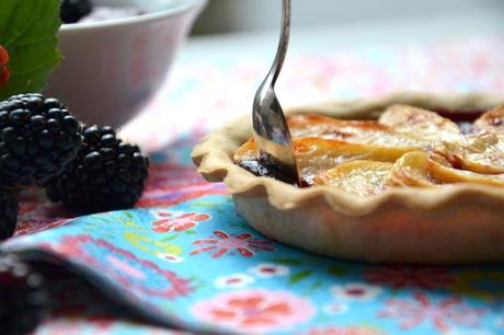 Tartelettes à la mûre & aux nectarines { Vegan } Tartelette mûres nectarine13