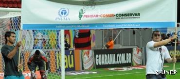 Football : les joueurs brésiliens du Flamengo FC s'engagent contre le gaspillage alimentaire