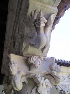 Les reliefs du patio du covento de las duenas de Salamanca Les reliefs du patio du covento de las duenas de Salamanca