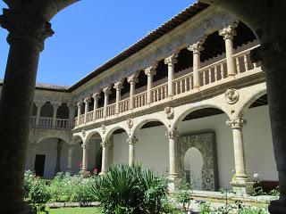 Les reliefs du patio du covento de las duenas de Salamanca Les reliefs du patio du covento de las duenas de Salamanca