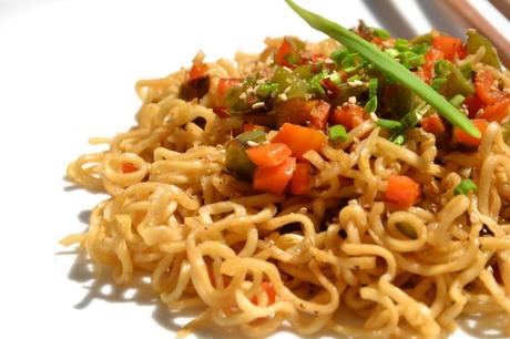 Nouilles asiatiques aux légumes, pousses d'ail et gomasio Nouilles-pousses-d-ail3.JPG