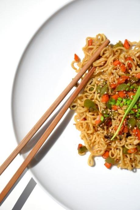 Nouilles asiatiques aux légumes, pousses d'ail et gomasio Nouilles-pousses-d-ail4.JPG