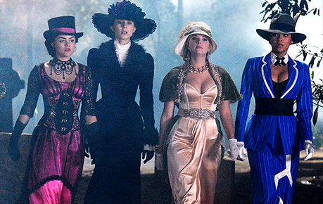 Pretty Little Liars : Premier aperçu de l'épisode spécial Halloween de la saison 4 ! Pretty Little Liars : Premier aperçu de l'épisode spécial Halloween de la saison 4 !