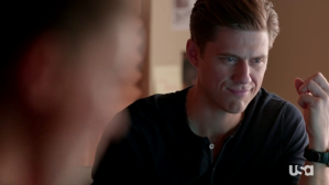 Critiques Séries : Graceland. Saison 1. Episode 11. Happy Endings. vlcsnap-2013-09-06-09h02m07s10.png