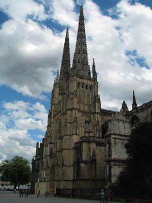 Bord de l'eau bordelais et jolies pierres pas d'hier