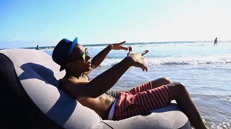 Tabi Bonney ft. Dee-1 + Murs – Couch Cipher (Video) Tabi bonney