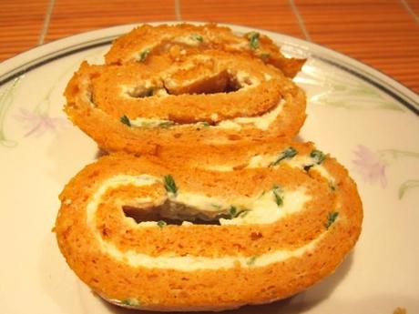 Roulé à la tomate et fines herbes 9-3559.JPG