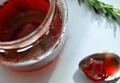 Confiture de fraises au romarin Confiture de fraises au romarin