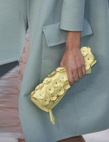 Les accessoires de collection Burberry Prorsum pour l'été 2014... Les accessoires de collection Burberry Prorsum pour l'été 2014...