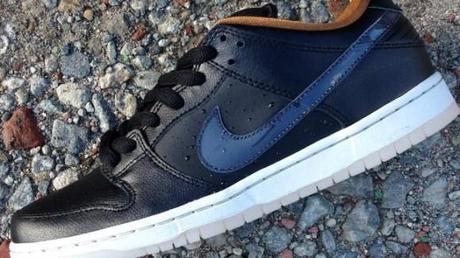 nike-sb-dunk-low-black-rain