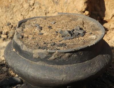 Les archéologues découvrent des sépultures de l'époque romaine à Czelin