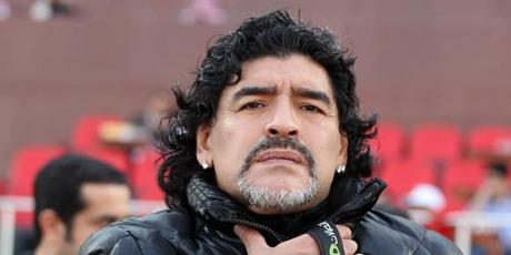 Maradona met une pièce sur le Brésil