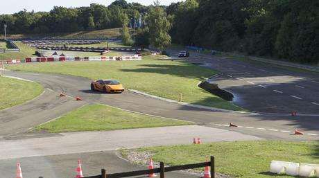 La vitesse, les belles voitures et les circuits automobiles vus par une femme SONY DSC