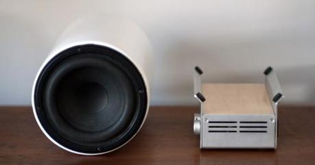 Photo de Joey Roth Ceramic Speaker System Image ceramic speakers joey roth 2 550x289 Joey Roth Ceramic Speaker System