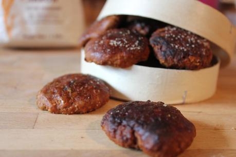 Petits biscuits presque comme des pains d'épices Petits biscuits presque comme des pains d'épices