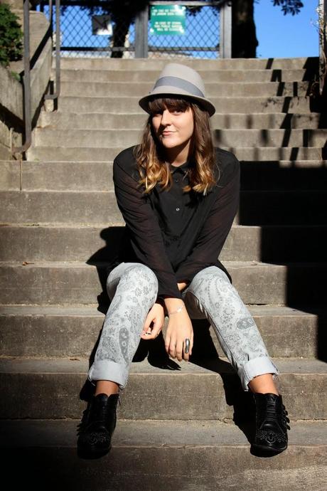 Chapeautée ! Chapeautée !