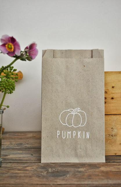 Sac en papier pumpkin Simply factory via Nat et nature Simply Factory, c'est simple et poétique