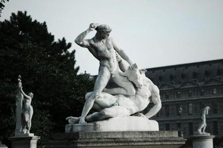 Fashion Week paris Fashion-Week-dont-believe-the-hype-stand-misericordia-collection-portant-jardin-tuileries-sur-mode-12