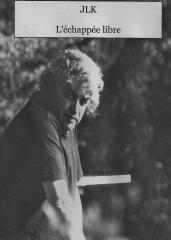 Votre attention, s'il vous plaît... KUFFER100.jpg