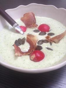 SOUPE DE BROCOLIS UNE ENTREE VEGGIE CETTE SOUPE DE BROCOLIS