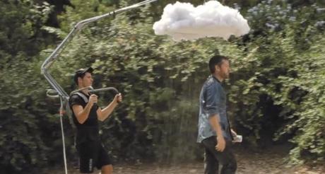 Il reste sous la pluie pendant 7 jours pour tester des Geox We-made-it-rain.-Geox2