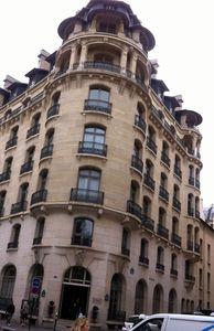 L’hôtel Mercédès, un ouvrage 1900 déjà dédié au sport automobile …. IMG_0387