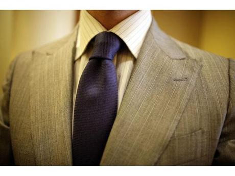 Style italien, mode demploi style italien homme style italien sprezzatura spezzato Slim Aarons Gianni Agnelli foulard Dolce Vita derby à double boucle style italien costume kiton Style italien, mode demploi