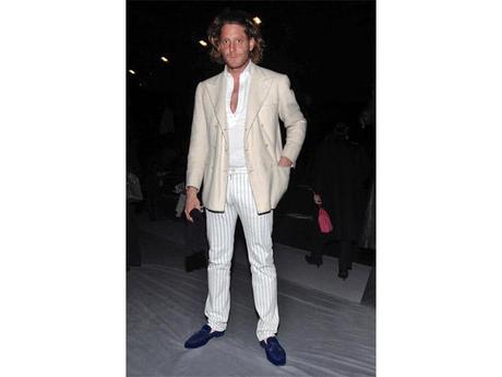 Style italien, mode demploi style italien homme style italien sprezzatura spezzato Slim Aarons Gianni Agnelli foulard Dolce Vita derby à double boucle lapo elkann arfango shoes Style italien, mode demploi