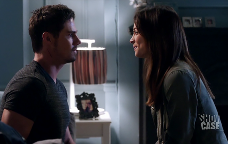 Les critiques // Beauty and the Beast : Saison 2. Episode 1. Who Am I?. Les critiques // Beauty and the Beast : Saison 2. Episode 1. Who Am I?.
