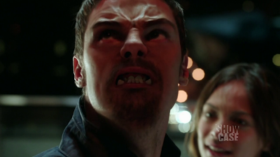 Les critiques // Beauty and the Beast : Saison 2. Episode 1. Who Am I?. Les critiques // Beauty and the Beast : Saison 2. Episode 1. Who Am I?.