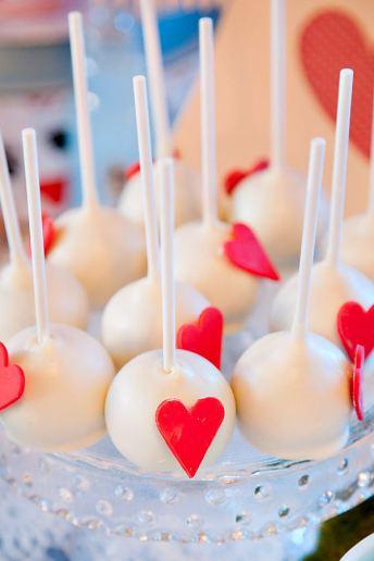 alice cake pops Au fond du terrier #1 Birthday Party