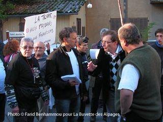 manifestation d’éleveurs au Symposium « Vivre ensemble avec le loup? » organisé à Saint-Martin-Vésubie le mercredi 9 octobre
