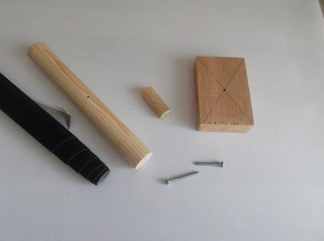 DIY: présentoir à bracelets les pièces de bois découpées aux dimensions