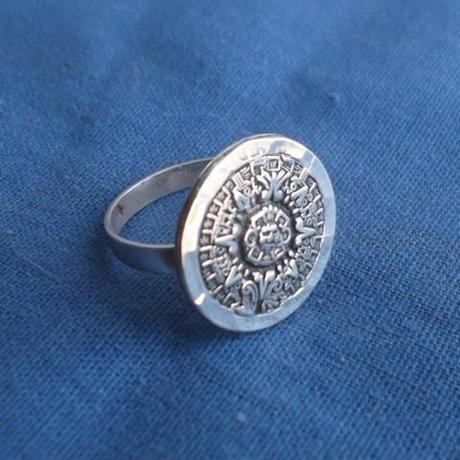 Des bijoux en argent vieilli bague azteque argent vieillie