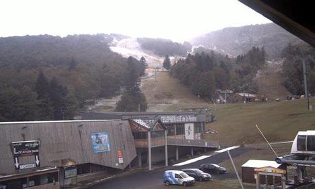 Neige en Auvergne : les premiers flocons tombent sur les hauteurs