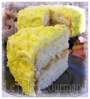 Gâteau, garniture et glaçage au citron