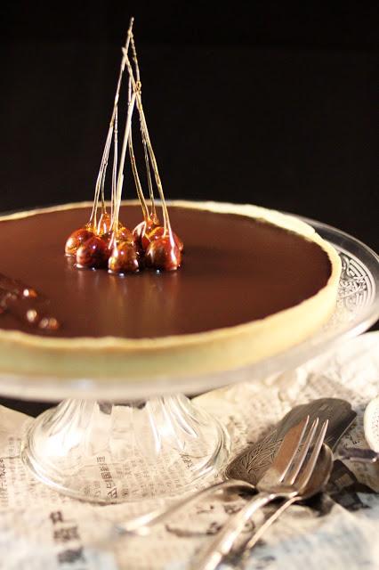 Tarte au chocolat {et son décor au caramel}