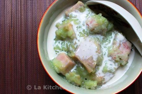 Porridge sucré de riz gluant au taro et lait de coco (Chè khoai môn)