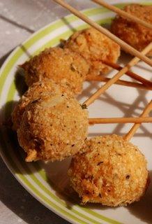 Face aux enfants je reste toujours droit dans mes bottes ! Enfin droit… et grignotages fromagers en l’attendant… ELLE !