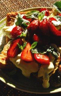 Quand subitement je me suis demandé si je n'allais pas trop maigrir… p'tite salade et folie aux fraises enchantillées…