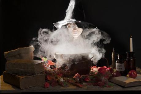 Trick or treat ? #5 Charlie Jasmin halloween witch with cauldron