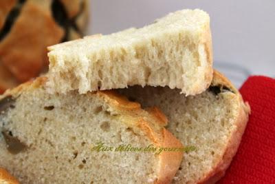 PAIN AUX OLIVES PAIN AUX OLIVES