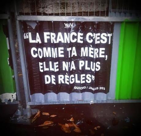 Le rappeur Guizmo veut choquer les passants ! Le rappeur Guizmo veut choquer les passants !
