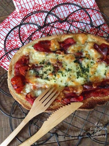Bruschetta au jambon de Parme et mozzarella gratinée Bruschetta au jambon de Parme et mozzarella gratinée